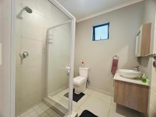 Mellow-Suites Apartments 30 - WIFI and Netflx - Midrand - 6