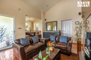 StayVista at Farview Suite Serenity with Lawn - Kotagiri - 7