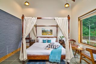 SaffronStays Aamelia by the Hills - 5BR pet-friendly villa with games room, waterfall & Anjaneri mountain views - 3
