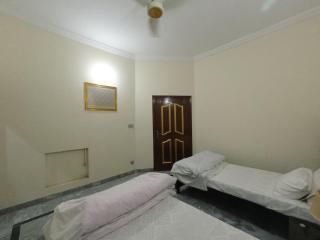 ROOM Cozy Guest Room in Rawalpindi - Perfect GUESTHOUSE - 3