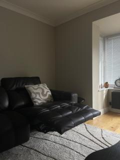 Luxury 3 Bed Retreat with 75 Inch TV, Gym, Sauna, Home Office, Xbox Nintendo Consoles & BBQ - 7