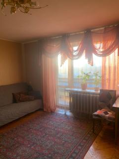 Three-room apartment in the center - 2