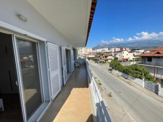 Tomorr View Apartment - Entire Floor with Veranda and Office - 1