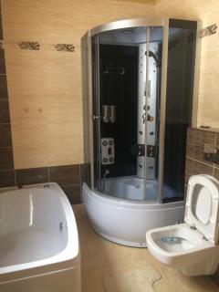 Domek z wanną z hydromasażem - 2