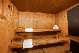Scenic Lakehouse near Stockholm with Sauna & Jetty - 9