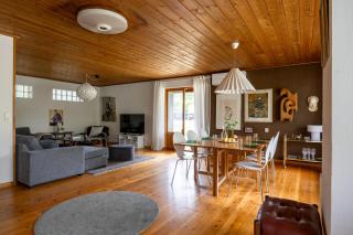 Scenic Lakehouse near Stockholm with Sauna & Jetty - 2