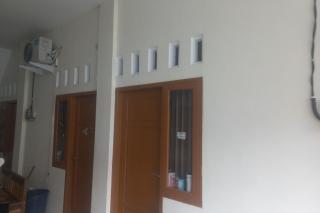 OYO 94707 Guesthouse Alun Alun Purwokerto - Purwokerto - 4