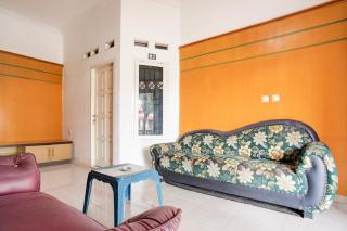 OYO 94690 Twin Kostel - Palembang - 9
