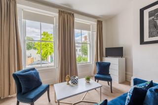 Spacious 1BR Apartment with River Thames View - 9