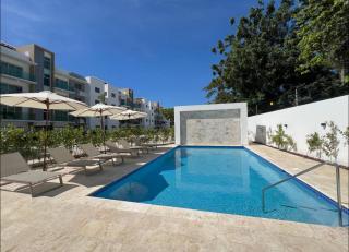 Luxury first floor Apartment Pool kingside suite - 9