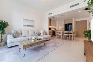 FAM Living - Elegant 2BR with Park & Creek Panorama - 9