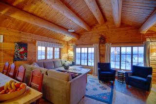 Perfectly Located Timber Cabin For 6-8 Guests - 6