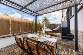 Escale-marne fr - 001 - RDC - Private Terrace - Free Parking - Free Luggage Storage - Metro 8 Eiffel Tower -All equipped - Linen Included - Washing Machine - Dish Washer - Luxury Mattress 160X200 - Panoramic View - From 1 to 4 guests - 8