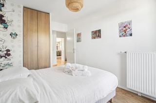 Stylish 2 Bedroom flat with terrace and balcony near Stade de France - 9