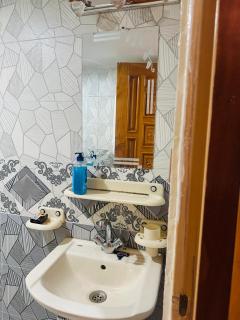Tabbis Guest House - 1