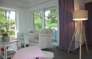 Idyllisches-Ambiente-am-Suedstrand-links - 4