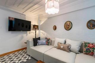 4-BR Historical Home with 5 BA, Great Location - Istanbul - 7