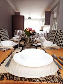 Comfy 3-Bed Home in Luton by Stayfolk, Ideal for Contractors & Groups - Sleeps 7 - Luton - 0