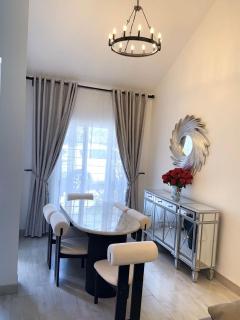Luxury 3 BR Nestled in Nature - 4