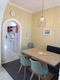 Türkiz Apartman - 5 szobás 13 fős apartmanház 4km a Balaton- Balatonszabadi - 1