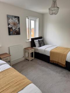 Spacious Luxurious Serviced Accommodation 8 - 5
