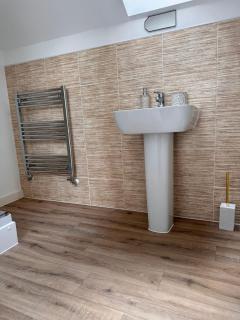 Spacious Luxurious Serviced Accommodation 8 - 3