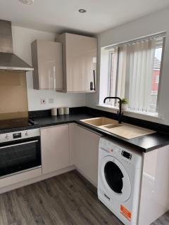 Spacious Luxurious Serviced Accommodation 8 - 2