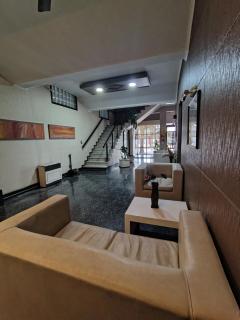 Grand hotel - - 7