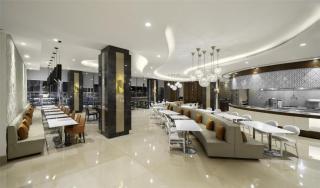 Radisson Blu Hotel and Convention Center, Riyadh Minhal - Riyadh - 2