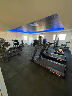 Flat West Fit - 2