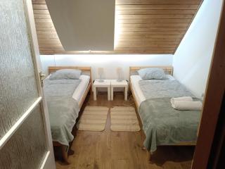 Türkiz Apartman - 5 szobás 13 fős apartmanház 4km a Balaton- Balatonszabadi - Balatonszabadi - 3