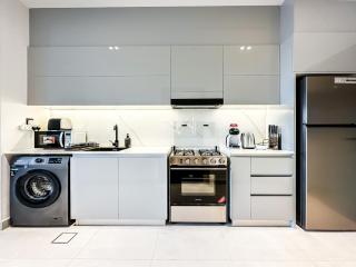 Skyline Views Chic 1BR with Canal Vibes - 6