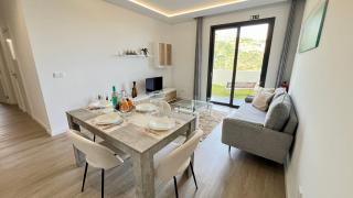 The Barreto's Clive - 6