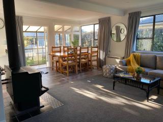 A Taste of Kiwi close to Event Centres - 6