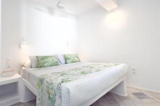 Eagles Nest Mykonos Suites & Apartments - Shared Pool & Jacuzzis - 2
