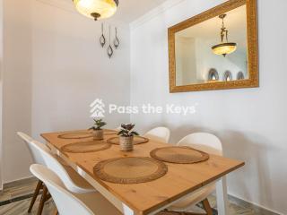 On the Golden Mile perfect for families Pass the Keys - 6