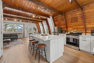 Cozy Mtn Cabin - Epic Views - Hot Tub - Fire Pit - Midway - 2