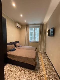 Appartamento in torre medievale di fronte acquario - 4