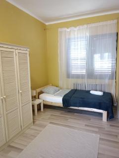 Türkiz Apartman - 5 szobás 13 fős apartmanház 4km a Balaton- Balatonszabadi - 9