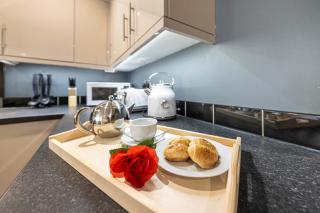 Southsea Landmark Luxury – Walking Distance to the Beach - 3