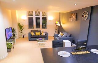 Southsea Landmark Luxury – Walking Distance to the Beach - 1
