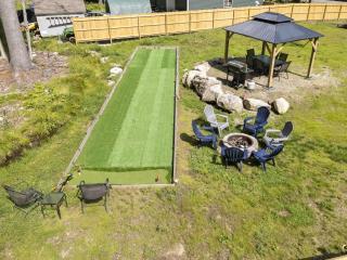 Rustic Lakehouse - Firepit & Funhouse - 2