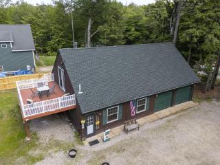 Twin Pines Retreat - Lake, Firepit and Games - 1