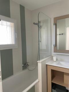 Appartement refait à neuf avec piscine et parking au mileu des golfs de Valescure - 1