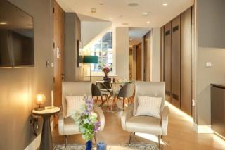 Midnight at Bateman - Soho - by Frankie Says - Moffat - 7