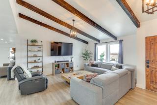 Poolside Relaxation Group-Friendly Home in Havasu - 8