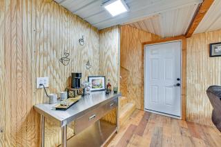 Easy I-30 Access Cozy Texarkana Apt with Essentials - 4