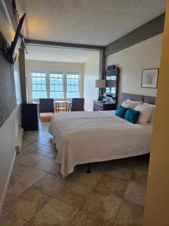 The Inn on the Wharf - 8