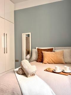 Cosy 2 Bed Retreat with FREE Secure Parking - 2