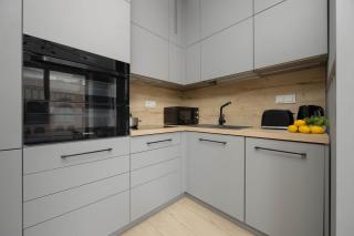 Metro Wola Apartment with Parking & AC next to Warsaw Rising Museum by Noclegi Renters - 1